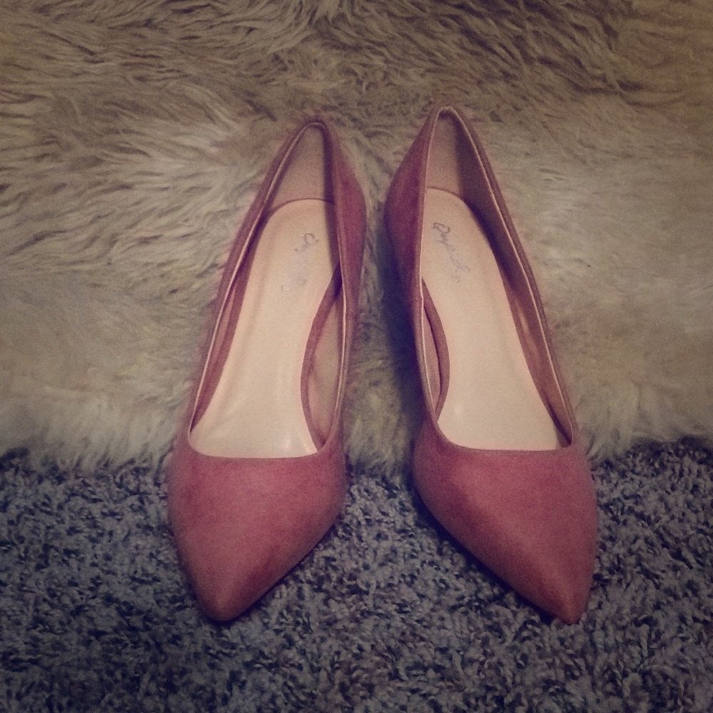 Qupid pointy toed pumps